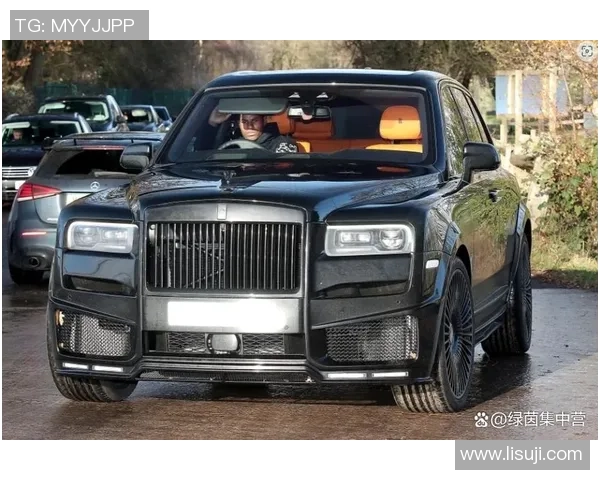 足球明星驾驭库里南豪车展现风采引发球迷热议 足球明星驾驭库里南豪车展现风采引发球迷热议